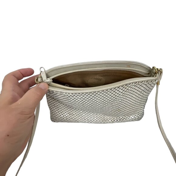 Whiting and Davis Vintage White Crossbody Purse With Mesh Design Adjustable Stra - Picture 4 of 8